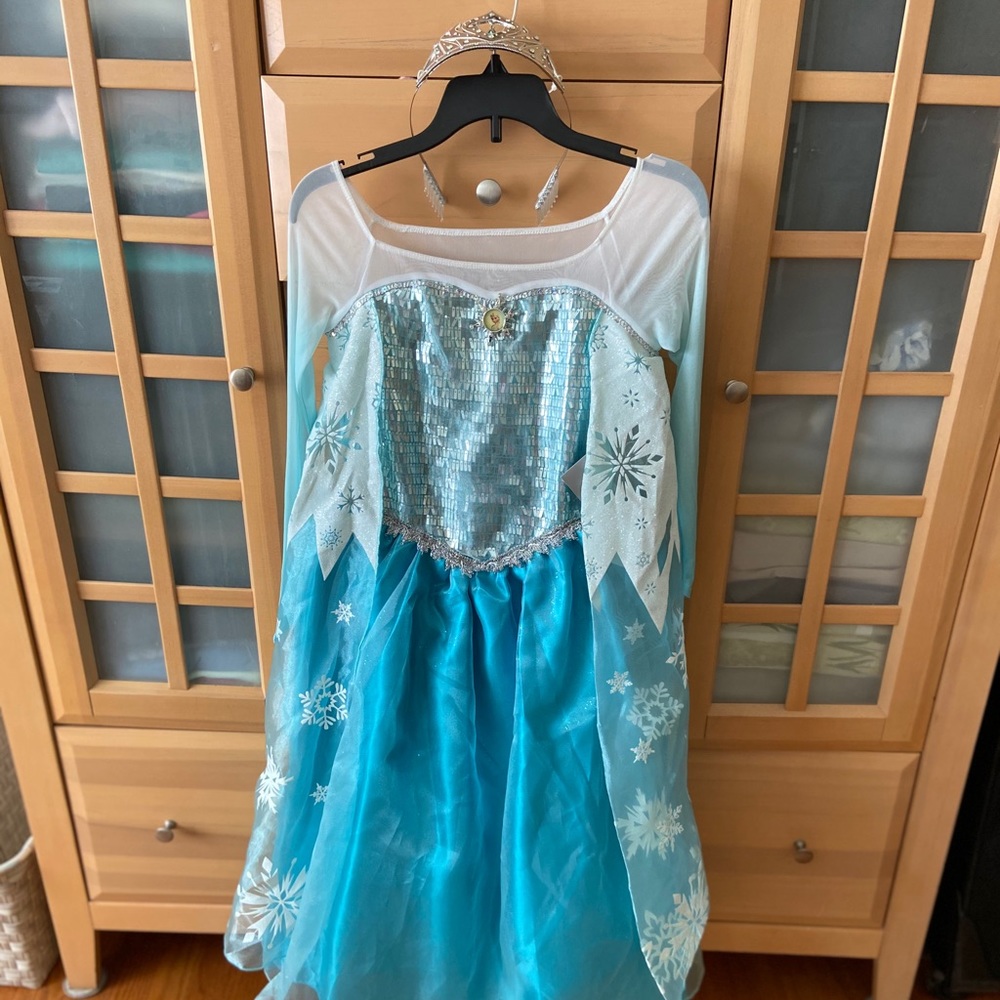 Disney’s Frozen Elsa Costume & Crown Size 7/8